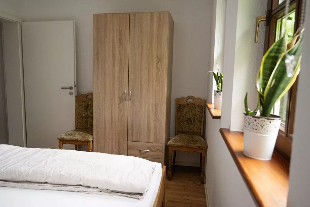 86479-Bedroom