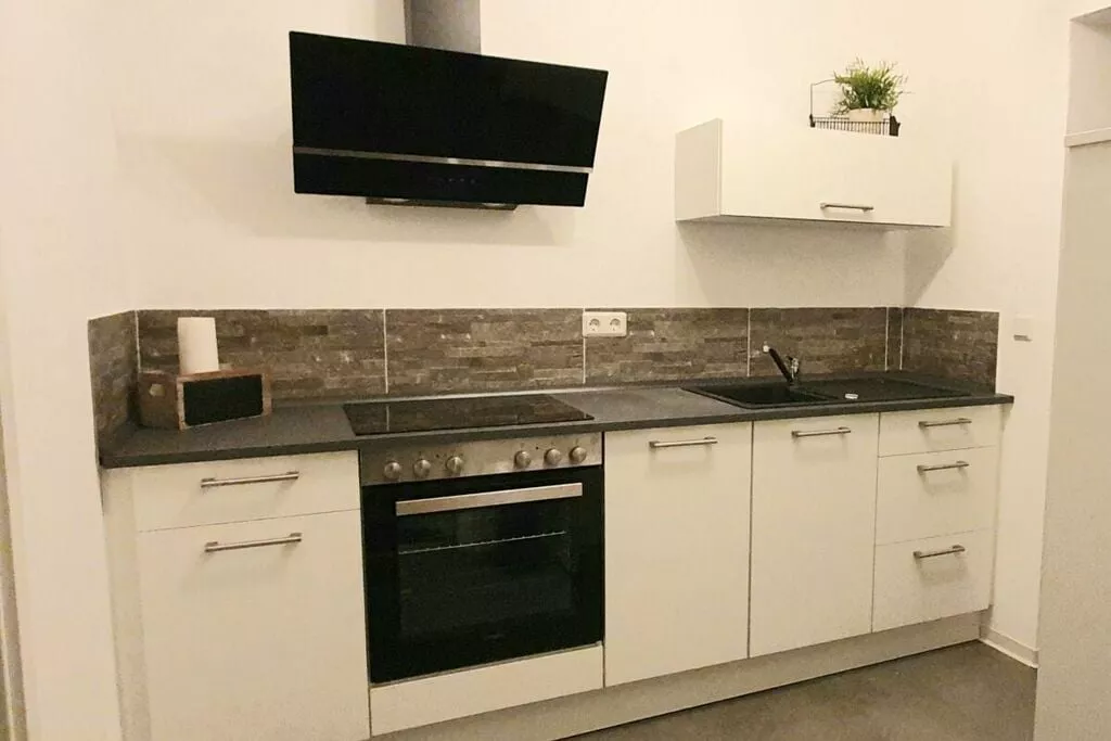 136702-Kitchen