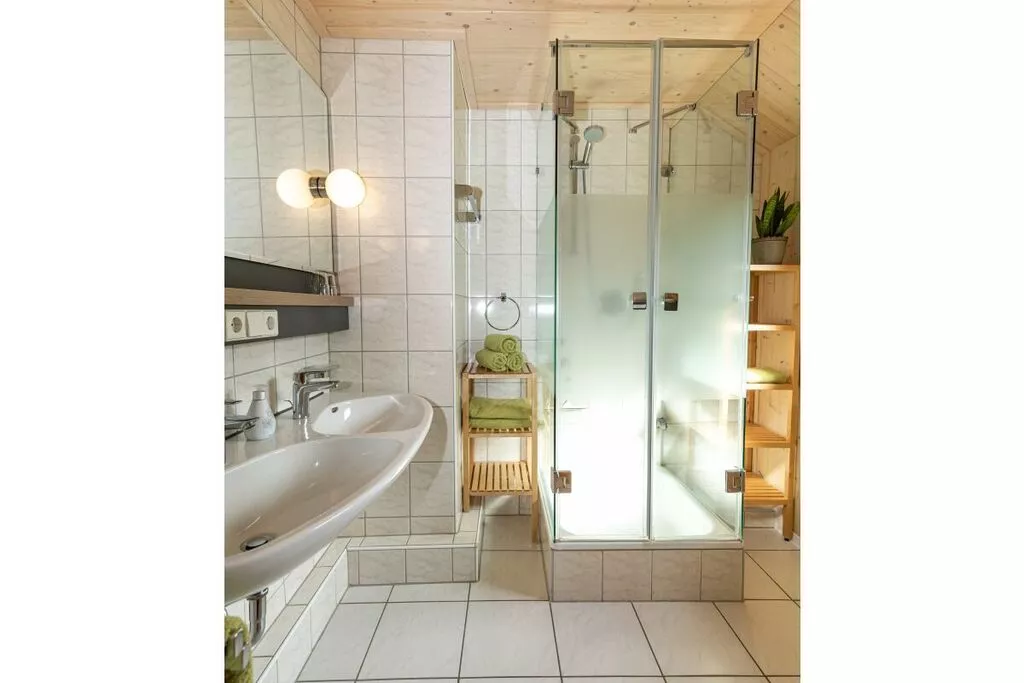 68611-Bathroom