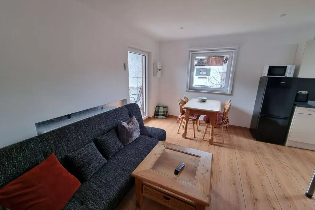 78110-Living room
