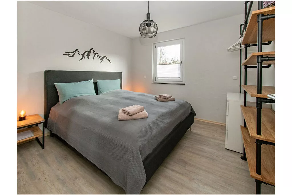 144329-Schlafzimmer