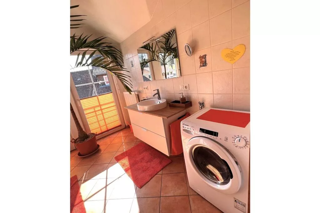 81399-Bathroom