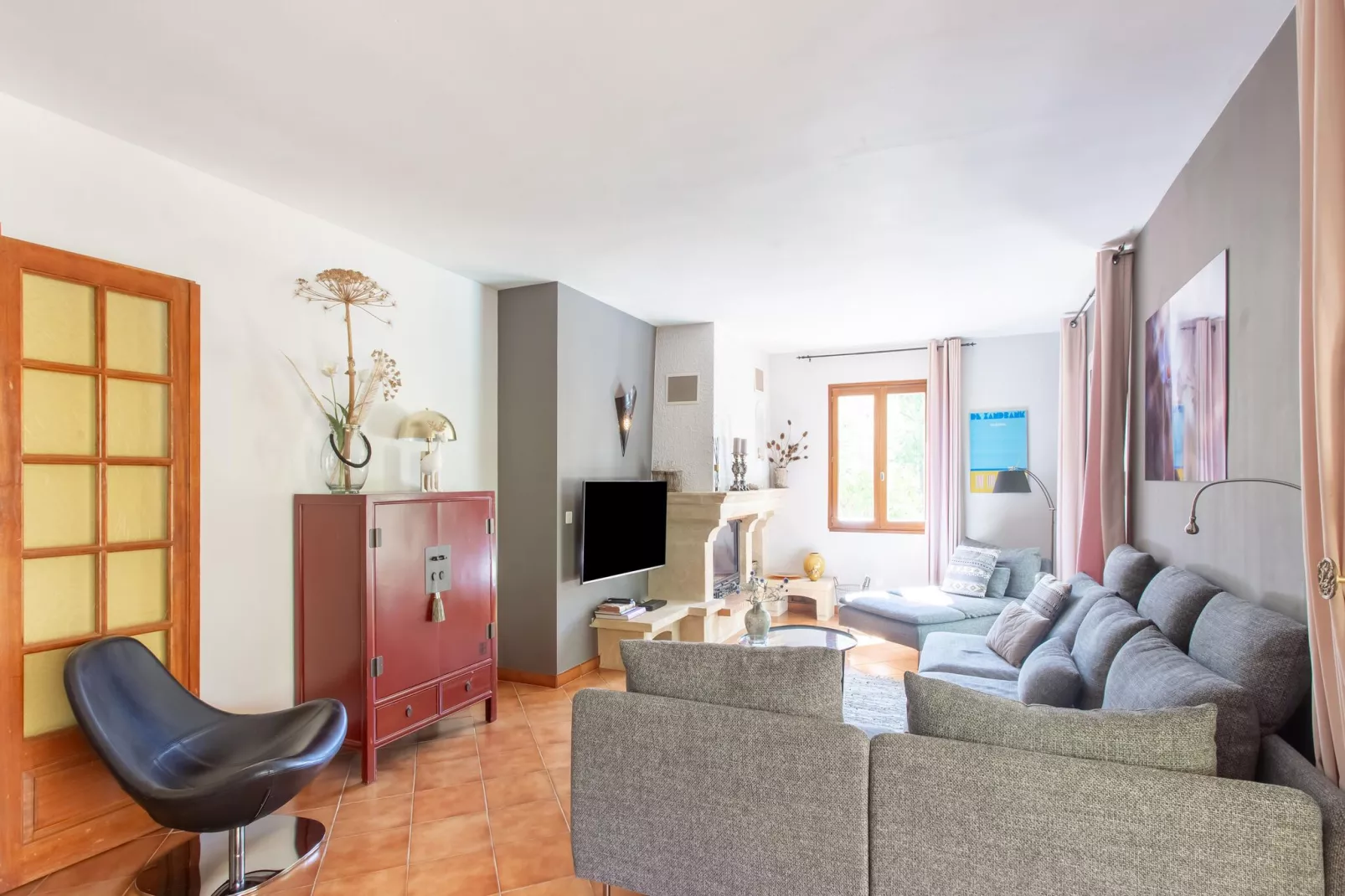 Les Roses-Living room