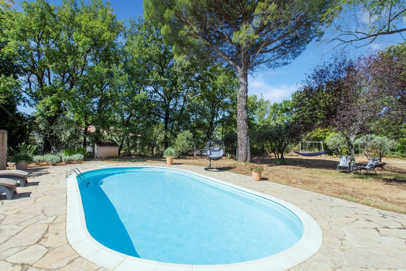 Les Roses-Pool