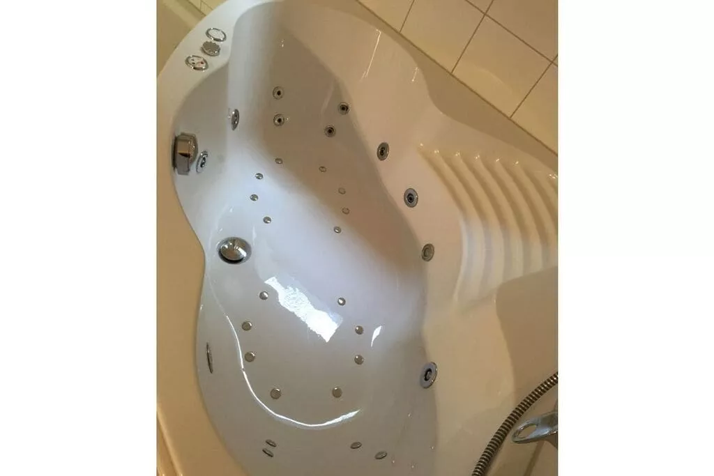 135887-Schwimmbad