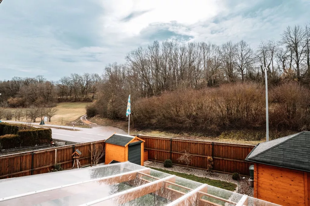 77124-View