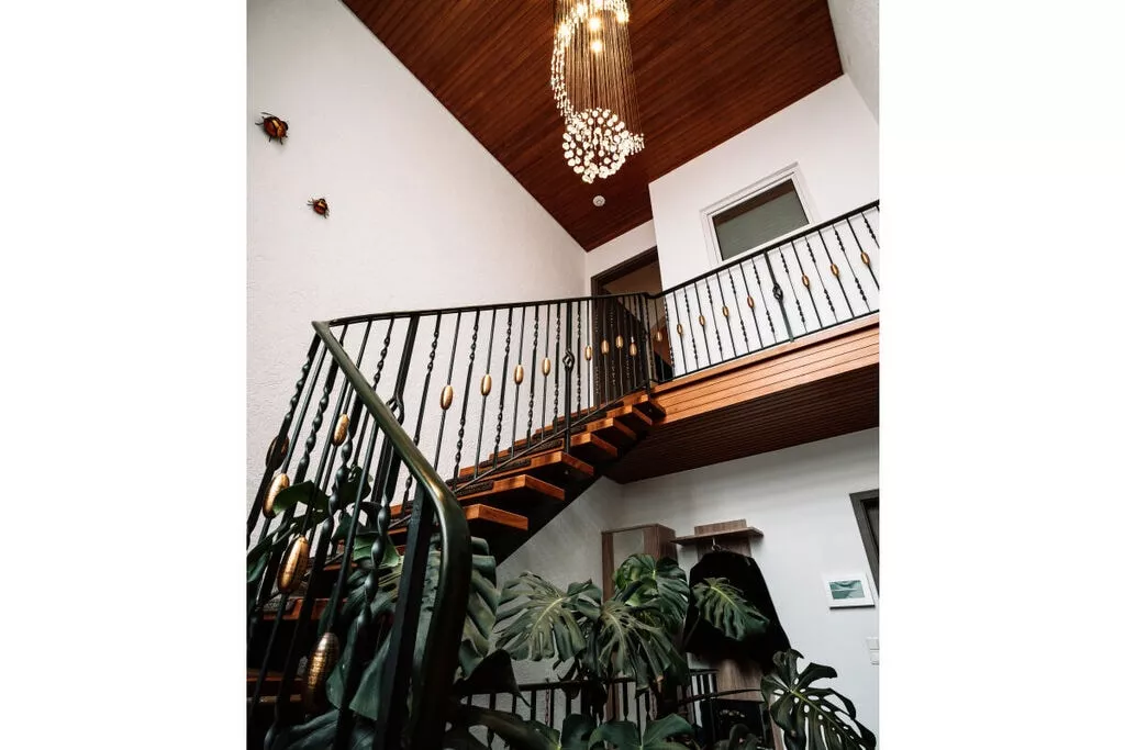 77124-Stairs