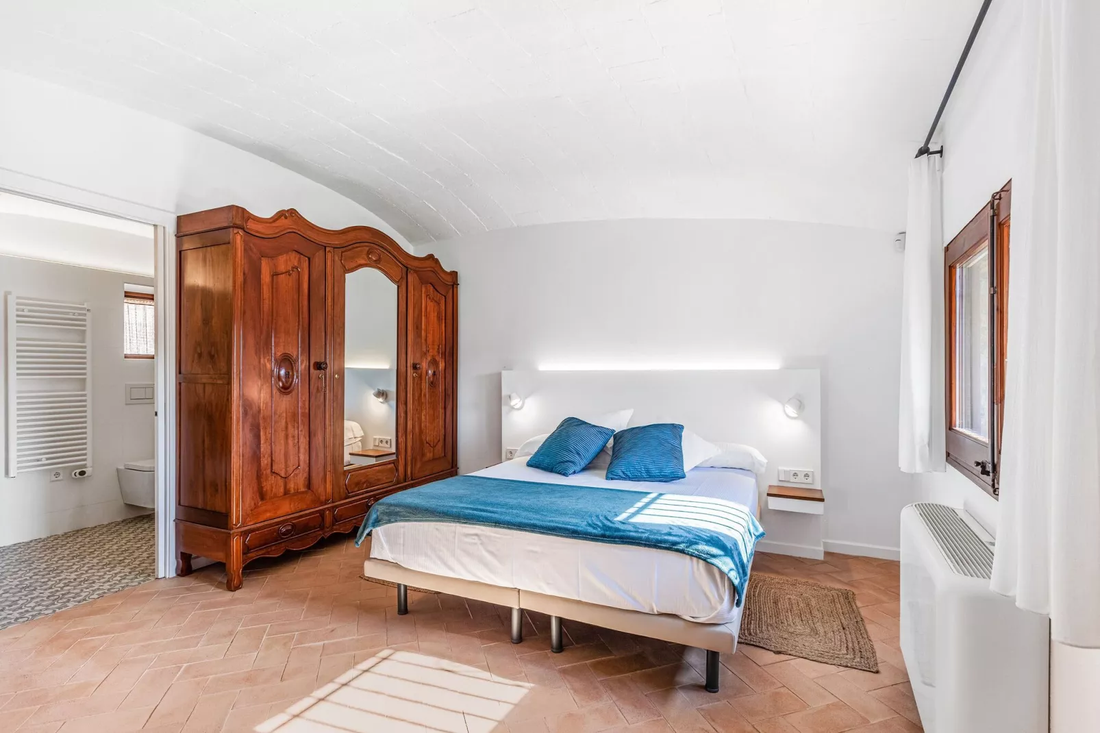 Casa con piscina en Vulpellac-Bedroom