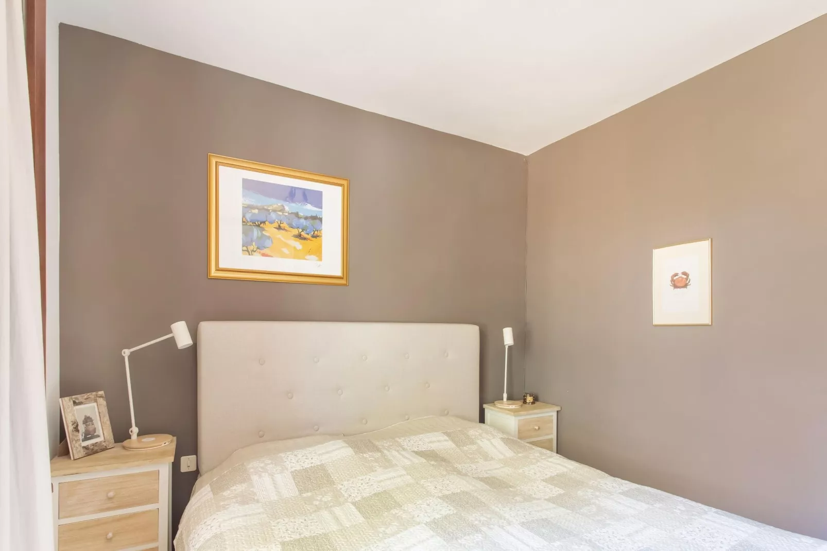 Les Roses-Bedroom