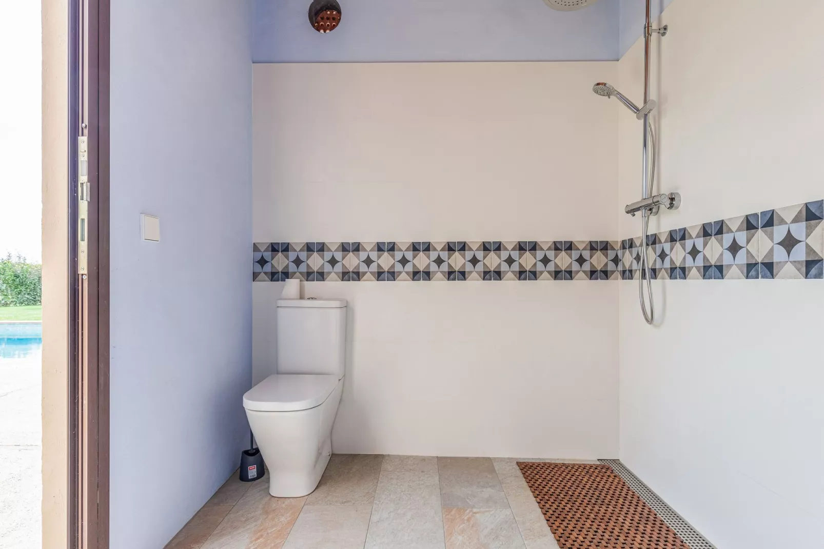 Casa con piscina en Vulpellac-Bathroom