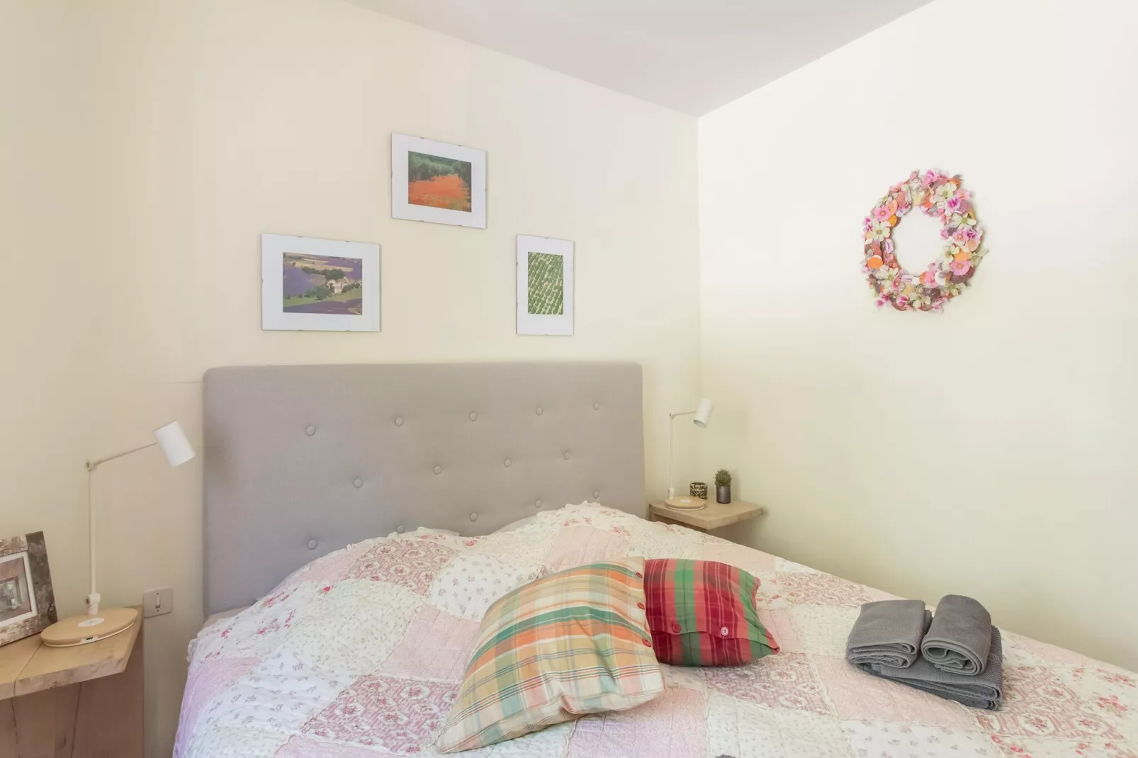 Les Roses-Bedroom