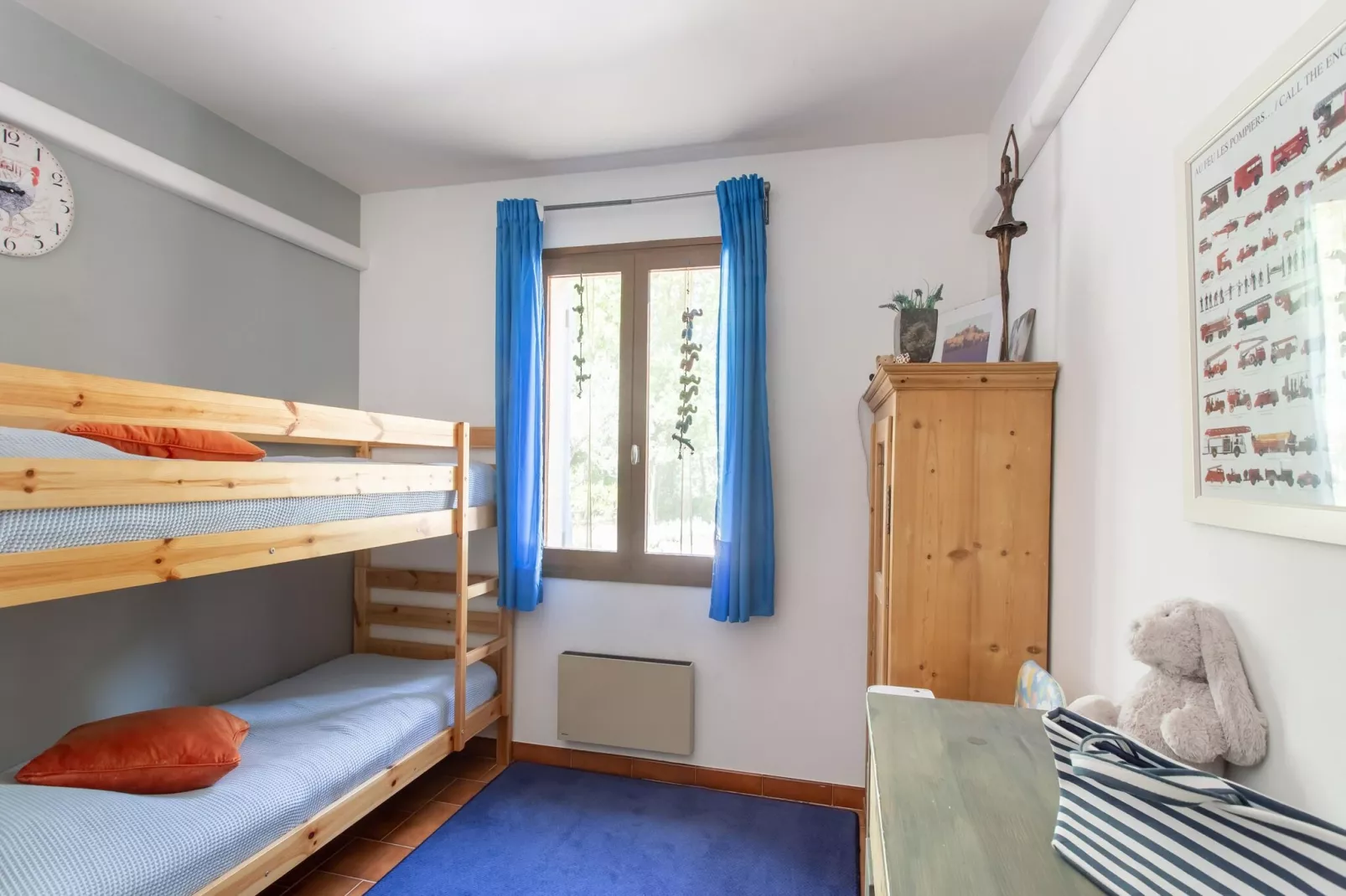 Les Roses-Bedroom