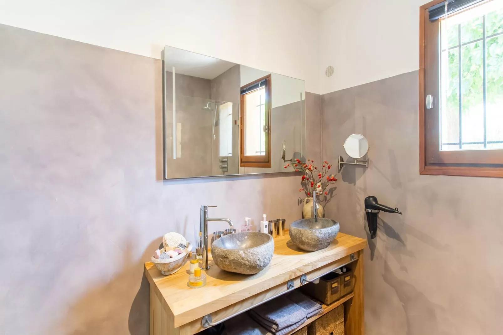 Les Roses-Bathroom