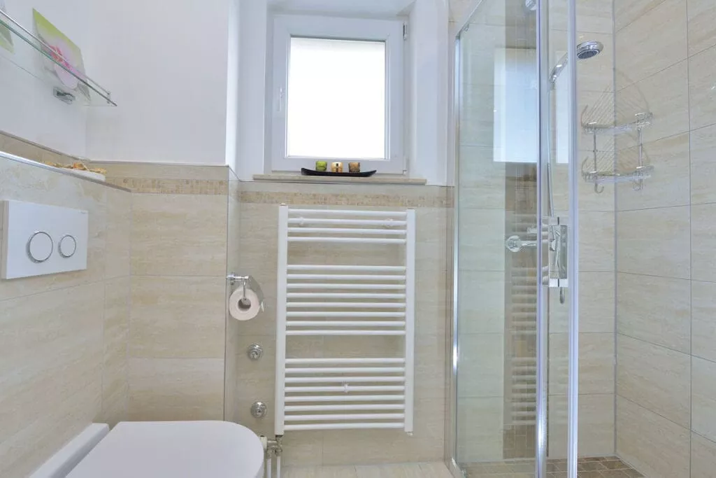 46957-Bathroom