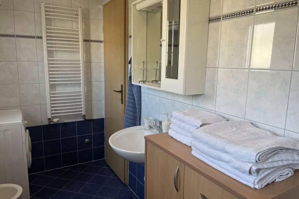 66652-Bathroom