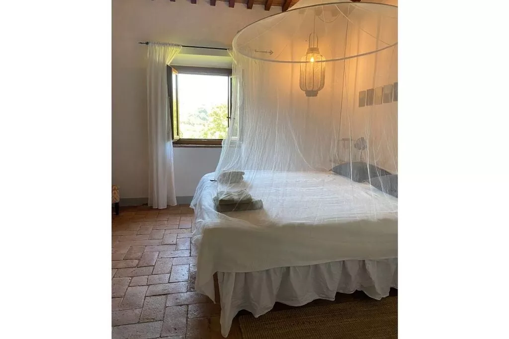 64368-Bedroom