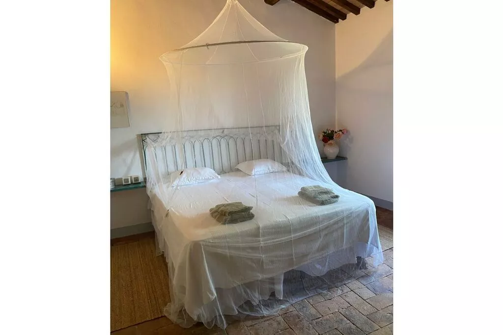 64368-Bedroom