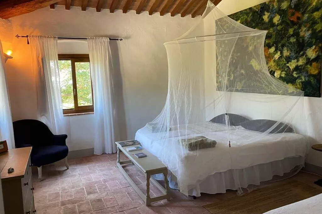 64368-Bedroom