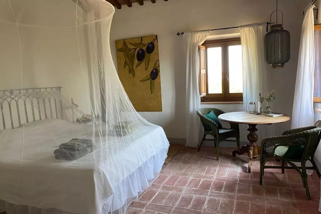 64368-Bedroom