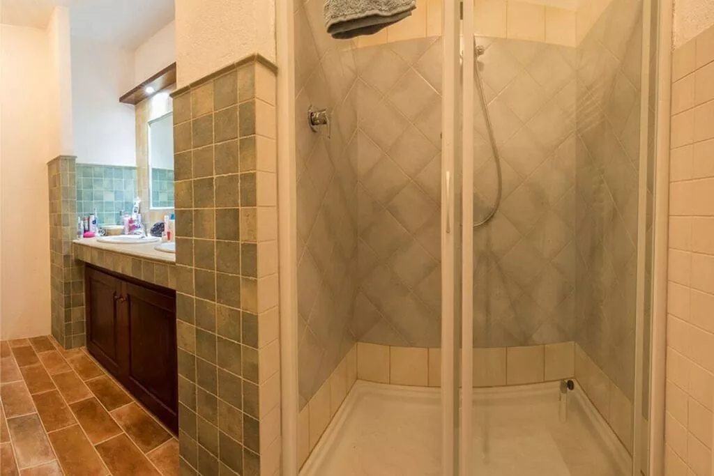 140530-Bathroom