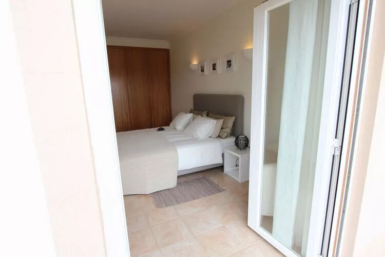 208769-Bedroom