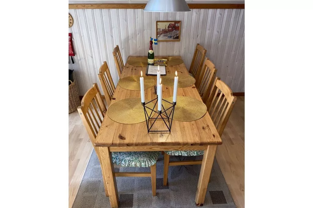 135295-Dining room