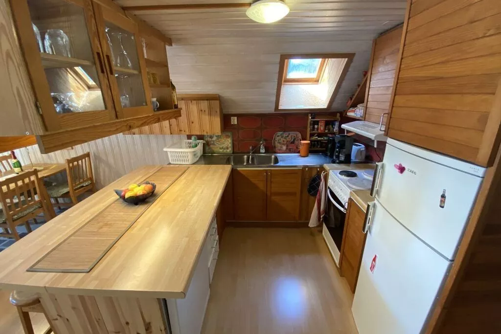135295-Kitchen