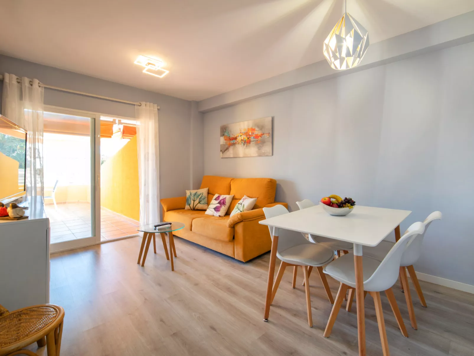 Voramar-Inside
