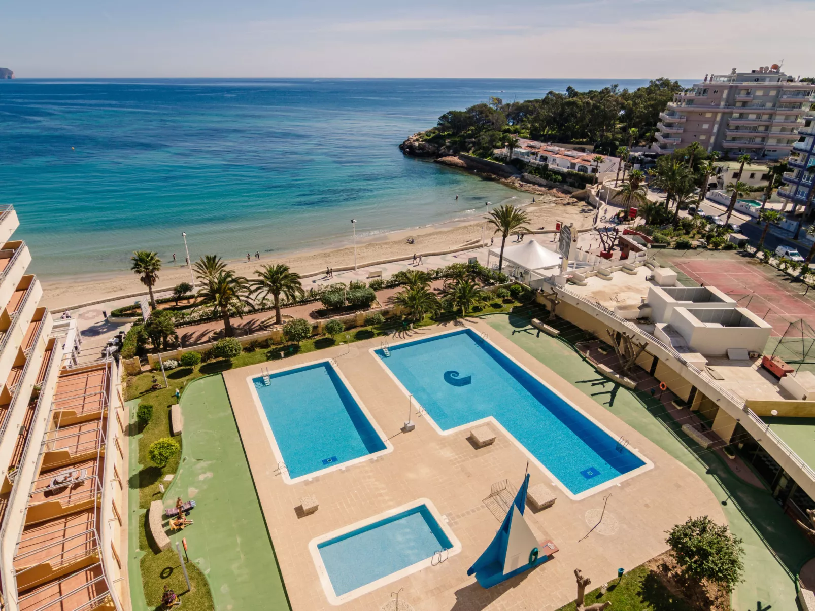 Voramar-Outside
