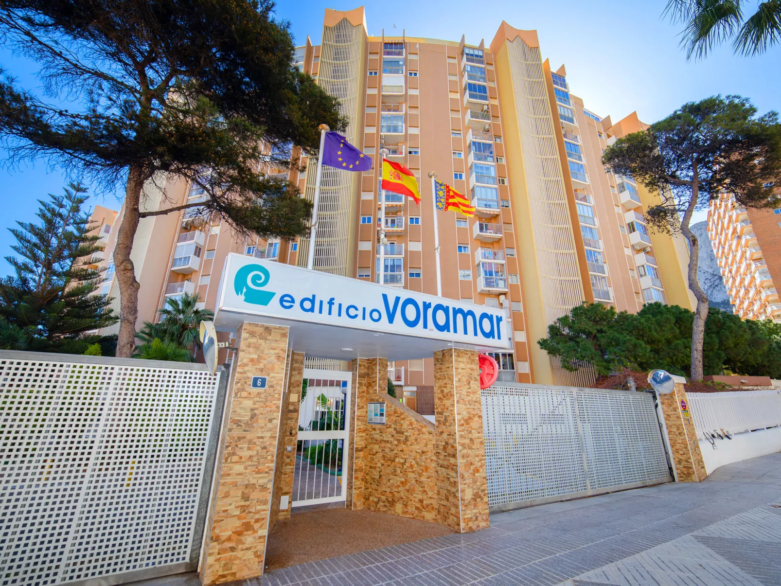 Voramar-Outside
