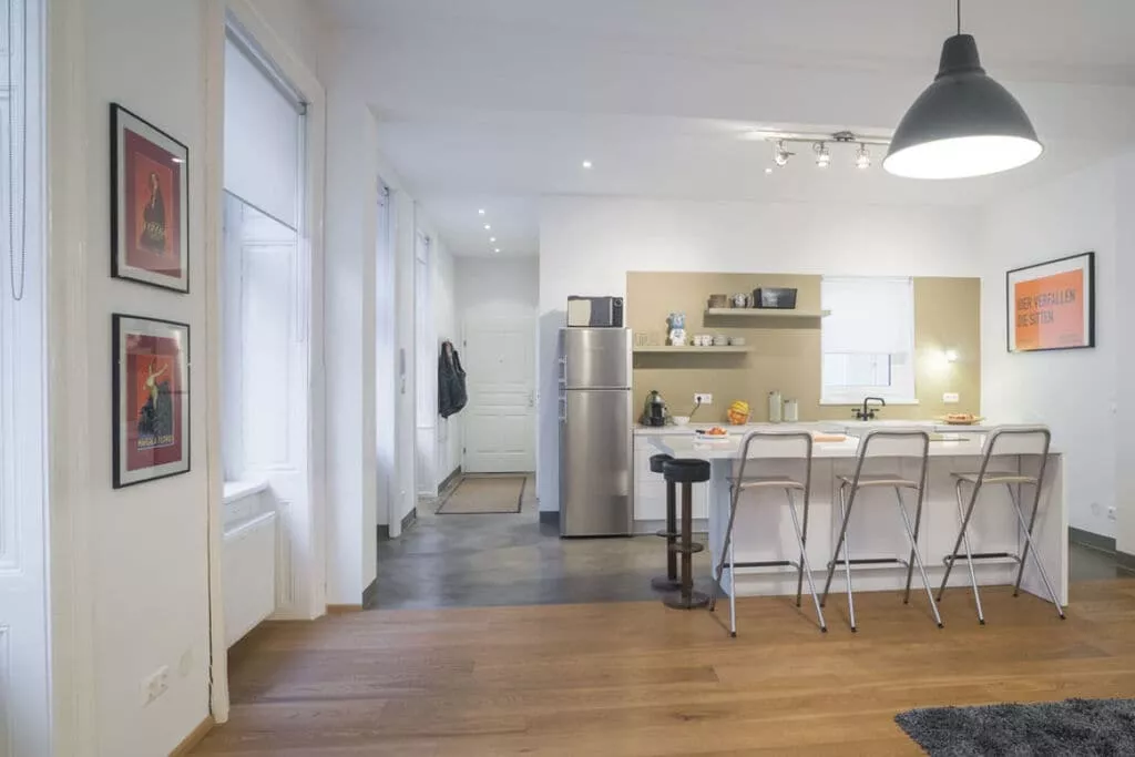 127125-Dining room