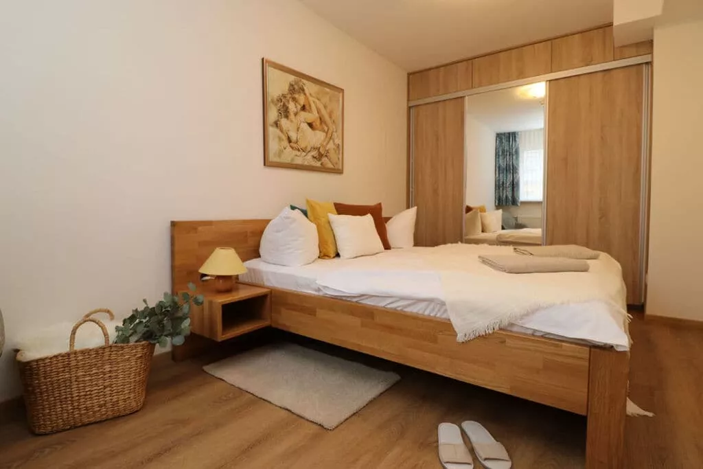 134640-Bedroom