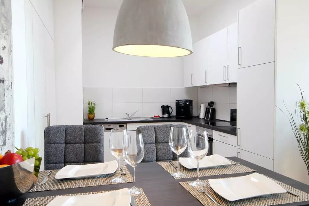 274216-Dining room