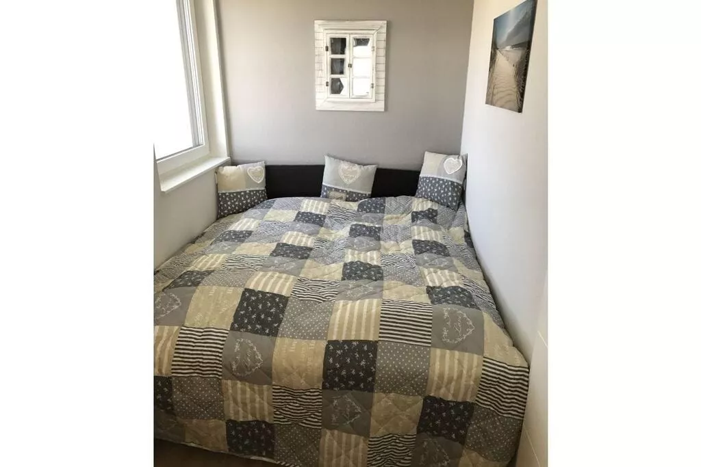 167973-Bedroom