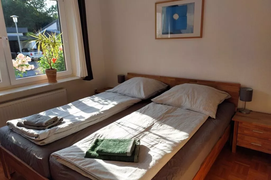 260024-Bedroom