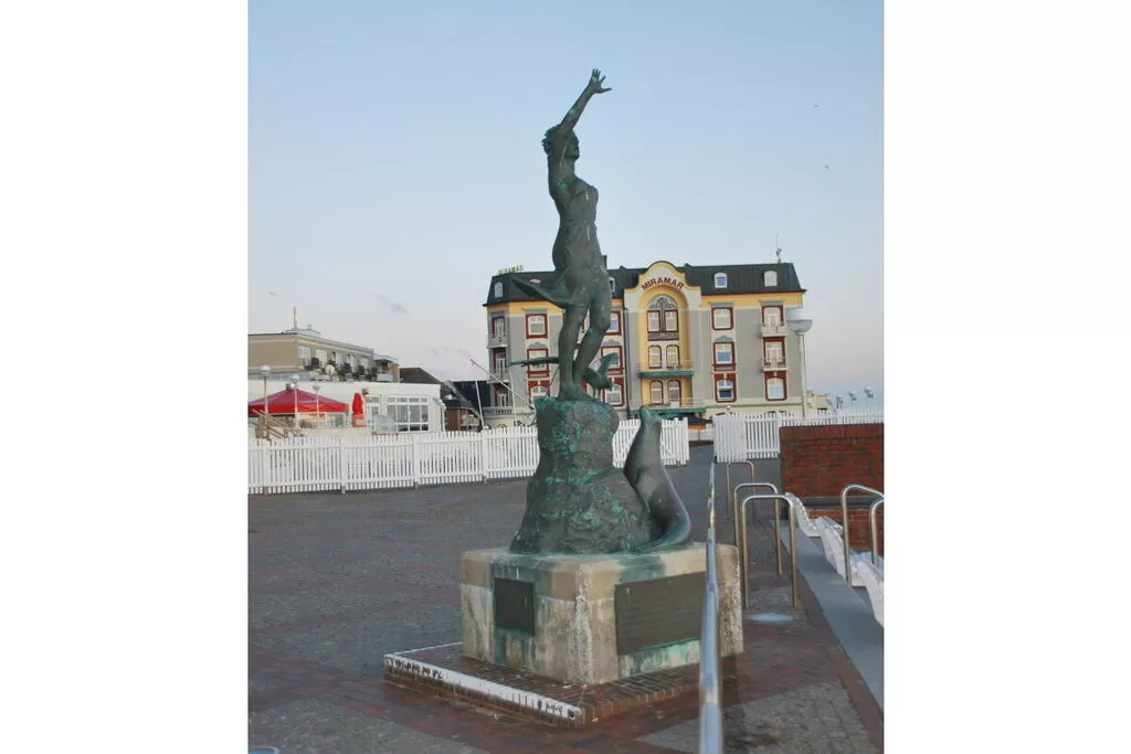 274931-View
