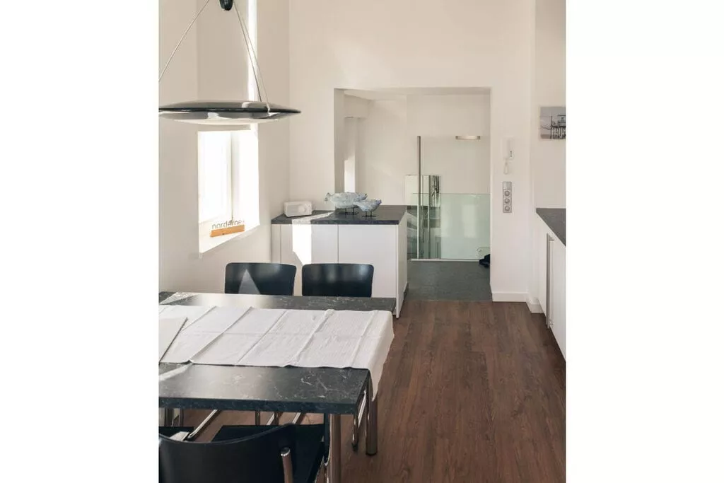 191798-Dining room