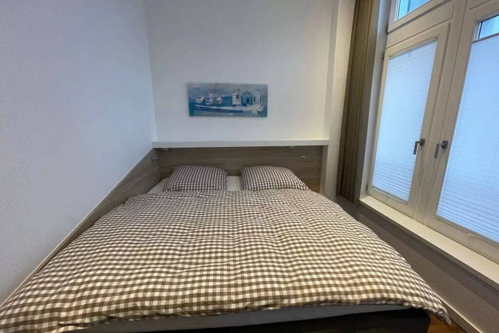 191798-Bedroom