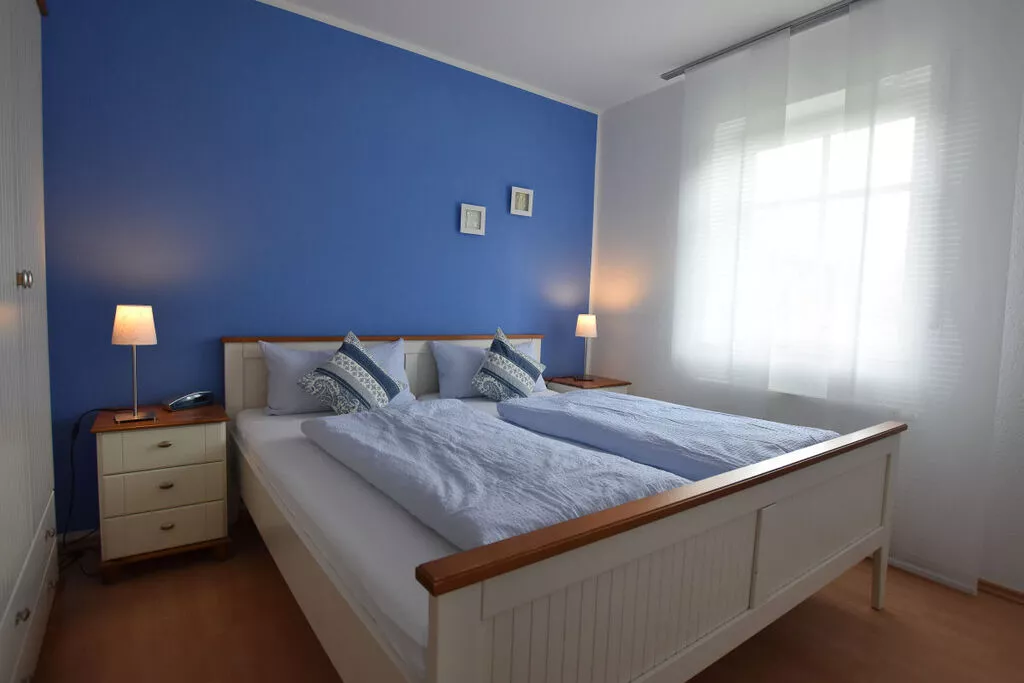 261811-Bedroom