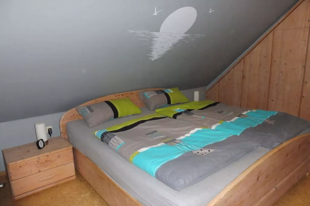 185189-Bedroom