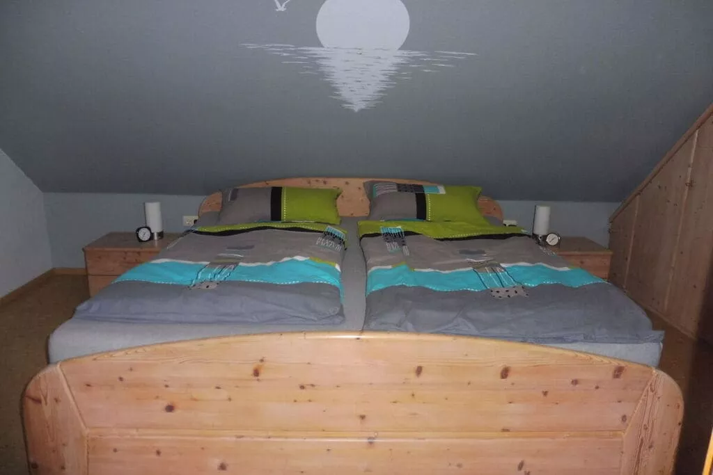 185189-Bedroom