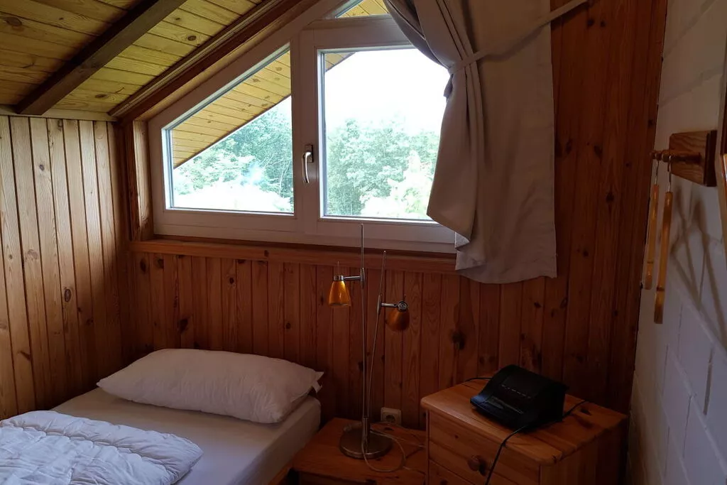 276555-Bedroom