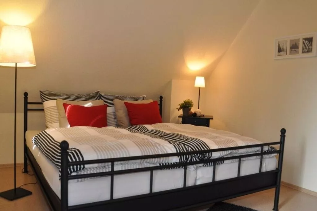 175854-Bedroom