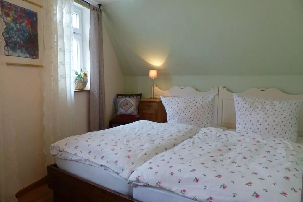 185815-Bedroom