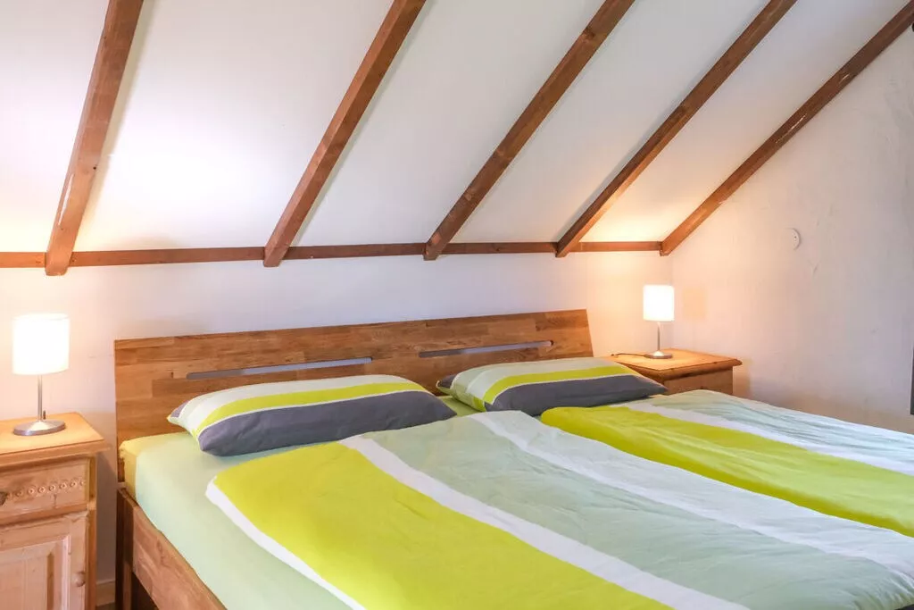 268405-Bedroom