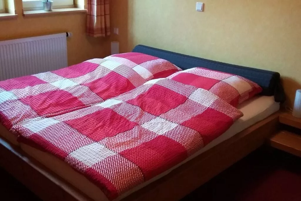278618-Bedroom