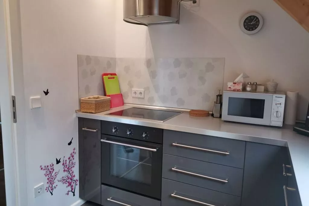 138704-Kitchen
