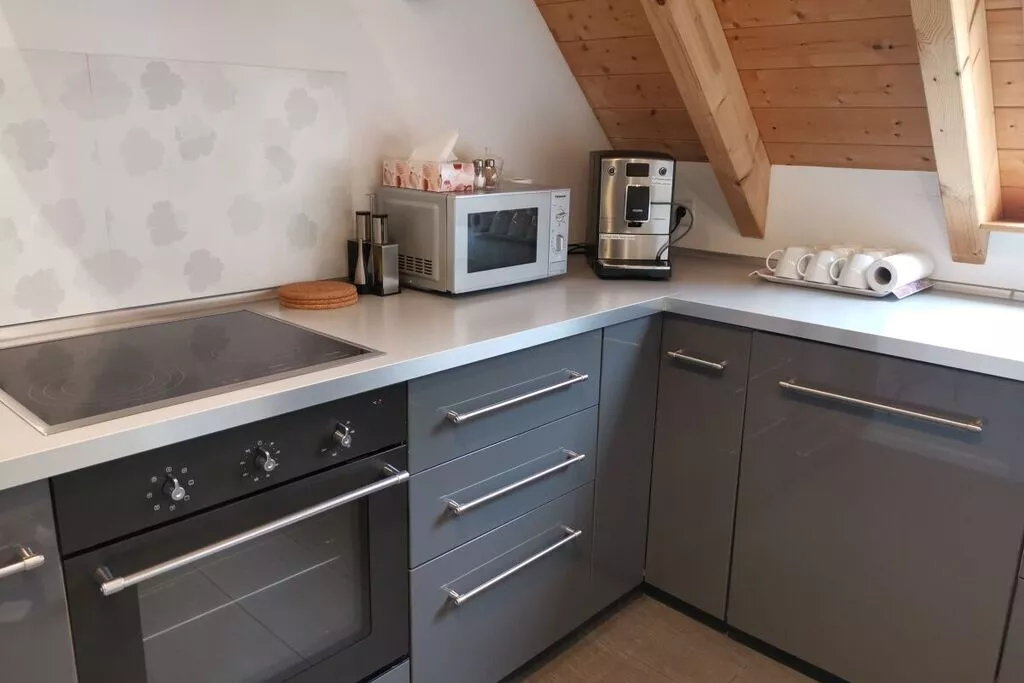 138704-Kitchen