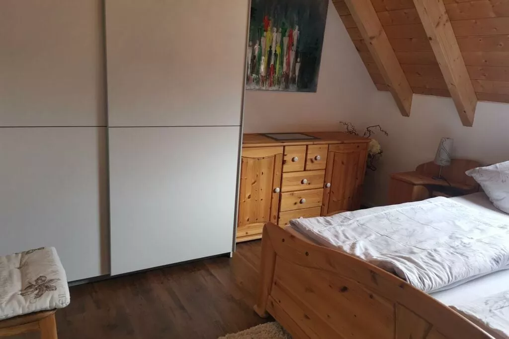 138704-Bedroom