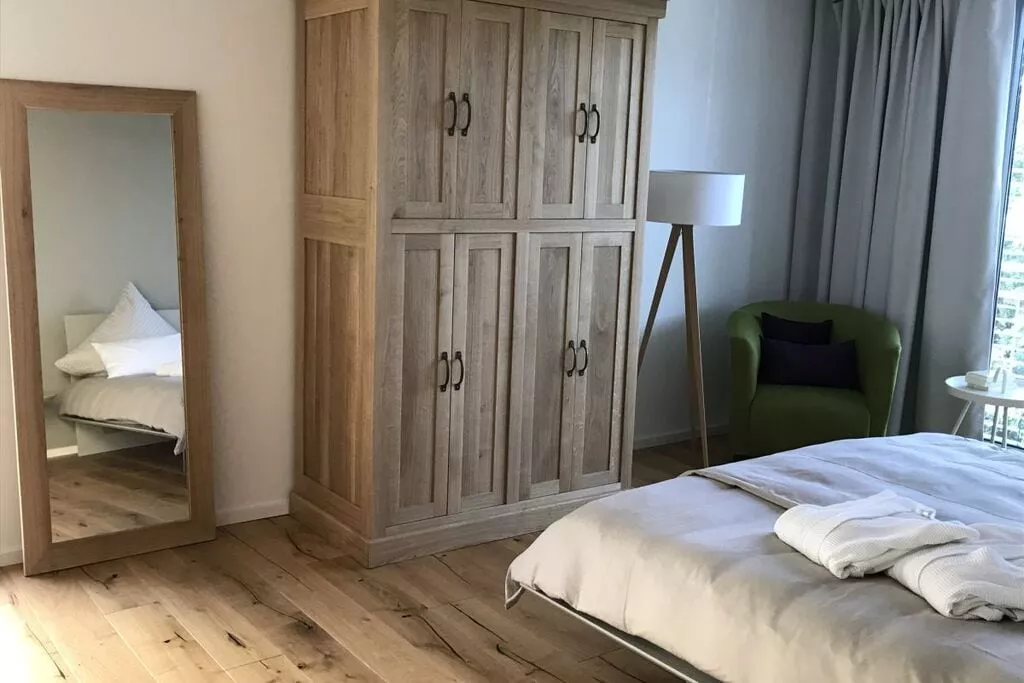 182756-Bedroom